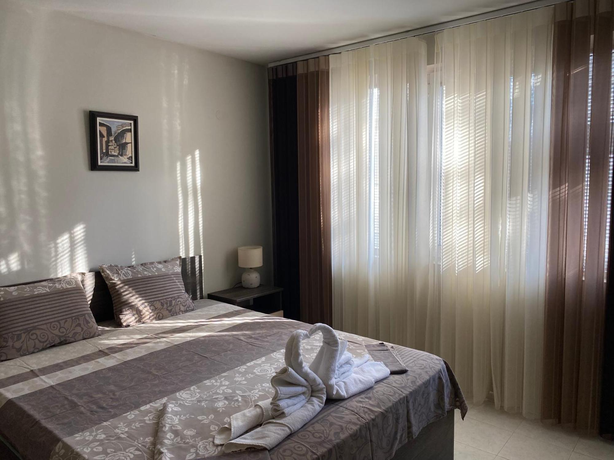 Gala Apartment Veliko Turnovo Bagian luar foto